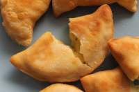 Обжаренные вареники с картошкой и сыром