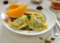 Праздничные вареники с черносливом, орехами и шоколадом