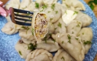 Вареники з курячим м'ясом та ячною кашею